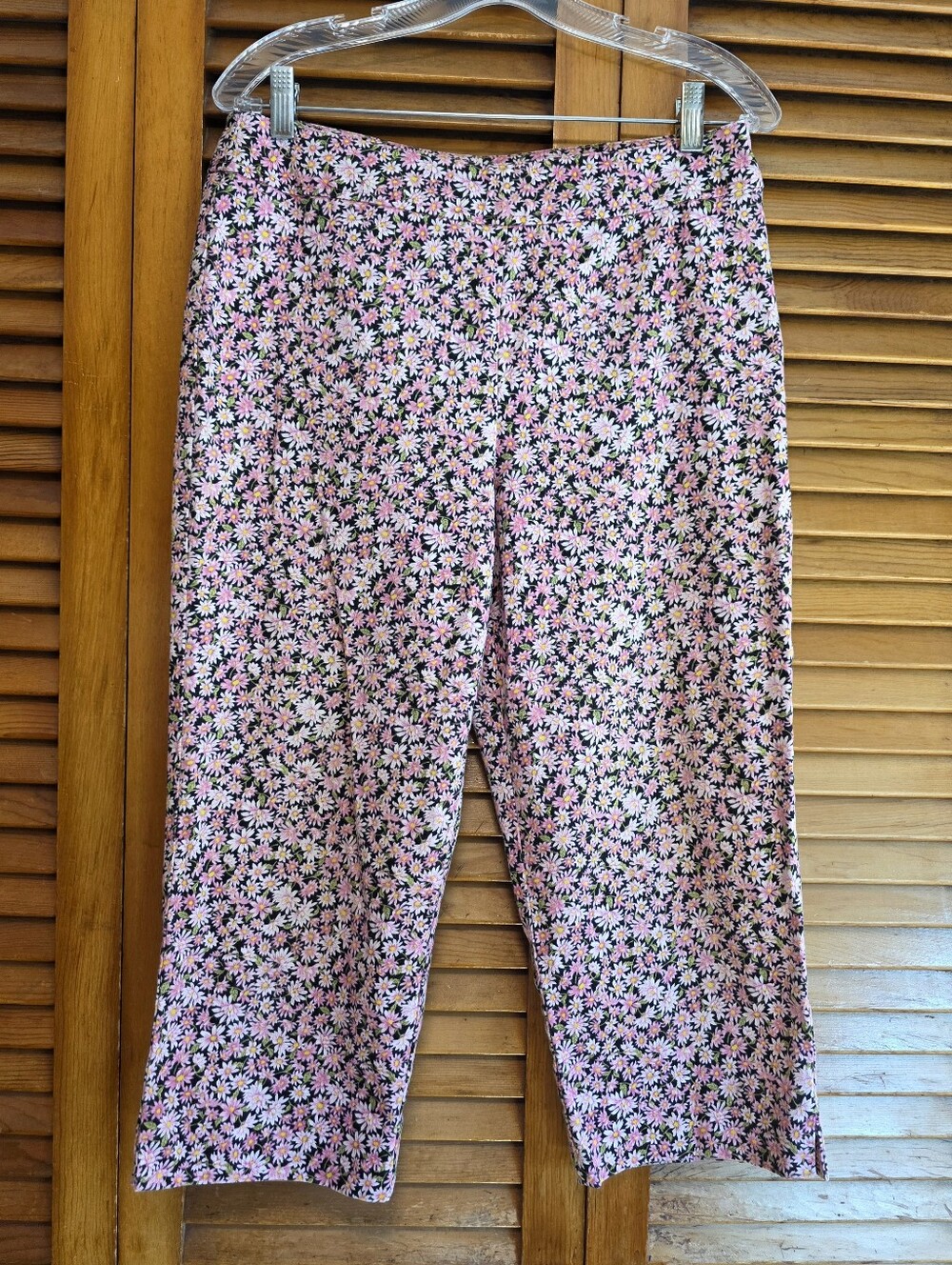 Chaus Floral Capri Pants Size 10 Pink Daisy Print Crop Trouser Capris